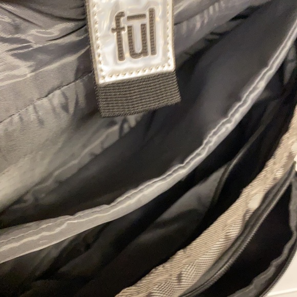 FUL Padded Nylon Crossbody Messenger Laptop Bag - Picture 12 of 15